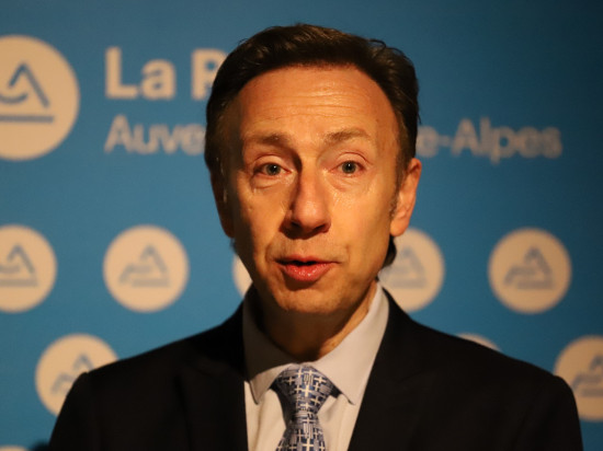 Incendie de Notre-Dame de Paris : Stéphane Bern prédit "10 à 20 ans minimum" de travaux