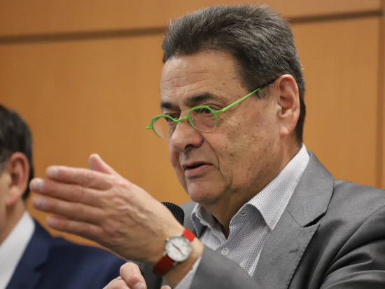 Attaque de Villeurbanne : le maire Jean-Paul Bret “salue le courage” de ceux qui ont maîtrisé le suspect