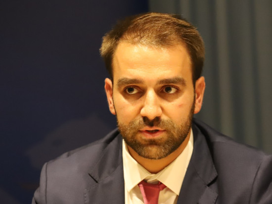 Polémique sur le voile : le RN accuse Gérard Collomb de "soumission au communautarisme islamiste"