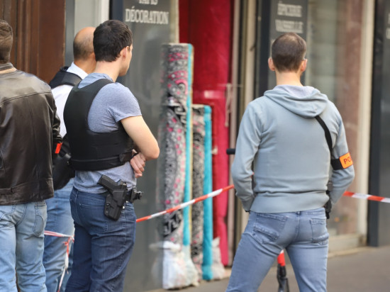 Lyon : l’homme qui a agressé des policiers avec une hache placé en garde à vue