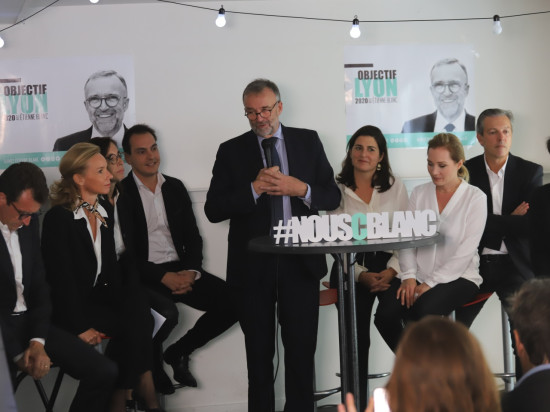 Dépistage du Covid-19 à Lyon : la droite évoque la "faute lourde" du maire Grégory Doucet