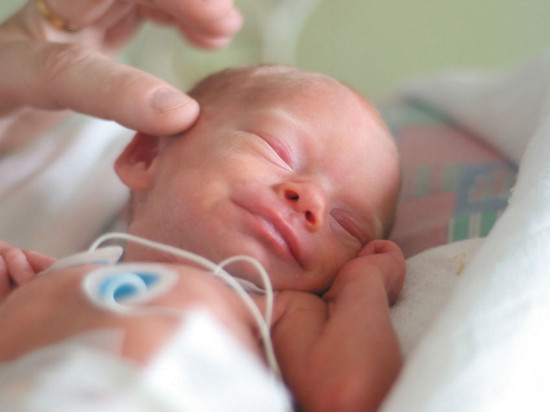 Genas : les pompiers aident une femme à accoucher devant leur caserne Genas : les pompiers aident une femme à accoucher devant leur caserne