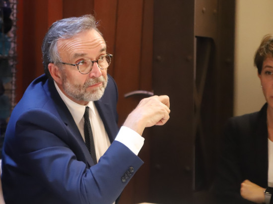 Couvre-feu dans la Métropole de Lyon : Etienne Blanc (LR) réclame un "plan d'urgence pour la survie de notre capitale de la gastronomie"