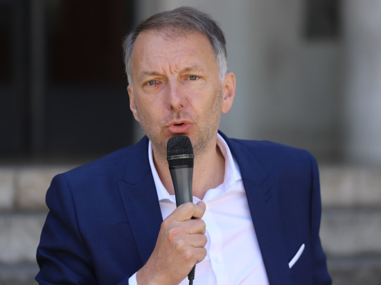 Métropolitaines : Bernard (EELV) facile contre Kabalo (LREM) à Villeurbanne