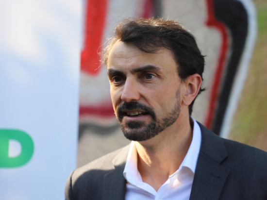 Professeur décapité : "Notre République est touchée à nouveau au cœur de ses valeurs les plus profondes" pour Grégory Doucet