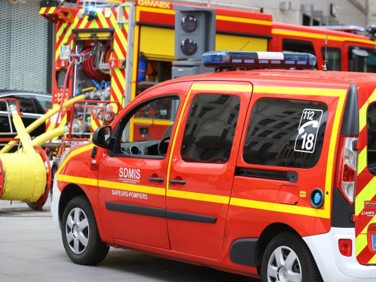 Vaulx-en-Velin : 300m2 partent en fumée lors d’un violent incendie