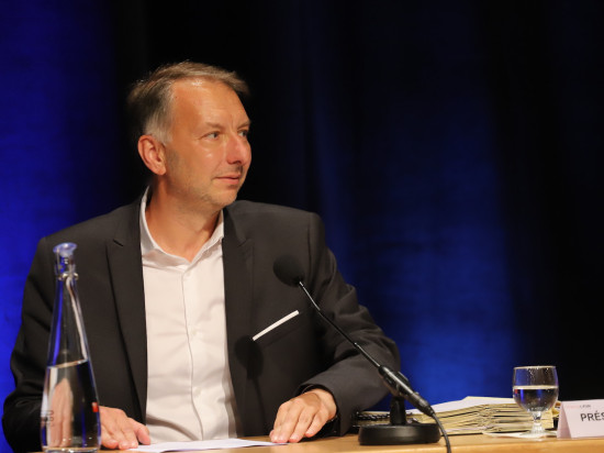 Vote de la hausse des indemnités à la Métropole de Lyon : "Cette décision ne devrait pas nous revenir"