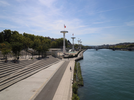 Lyon : il arrache la chaîne d'un passant sur les berges du Rhône Lyon : il arrache la chaîne d'un passant sur les berges du Rhône