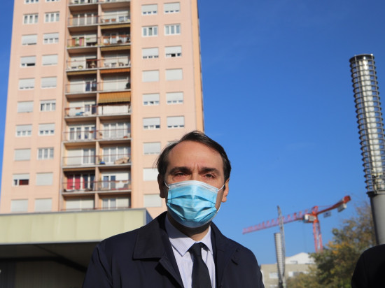 Covid-19 : Bron a le congélateur mais "attend ses vaccins"