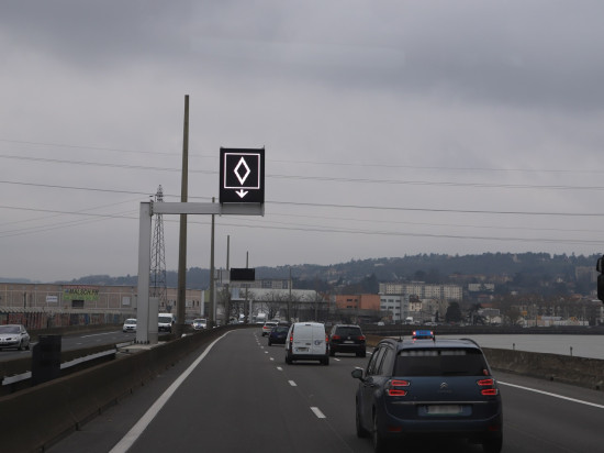 Lyon : la verbalisation débute sur les voies de covoiturage de la M6/M7