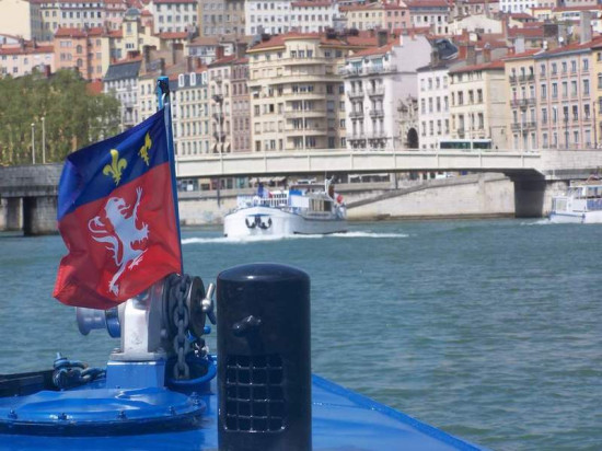 Un policier sauve un désespéré qui venait de se jeter dans la Saône