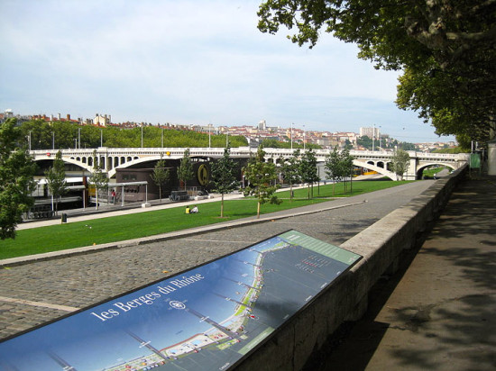 Pronostic vital réservé pour un jeune homme de 28 ans