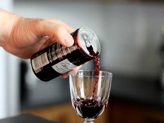 Révolution ou sacrilège : bientôt du beaujolais nouveau en canette