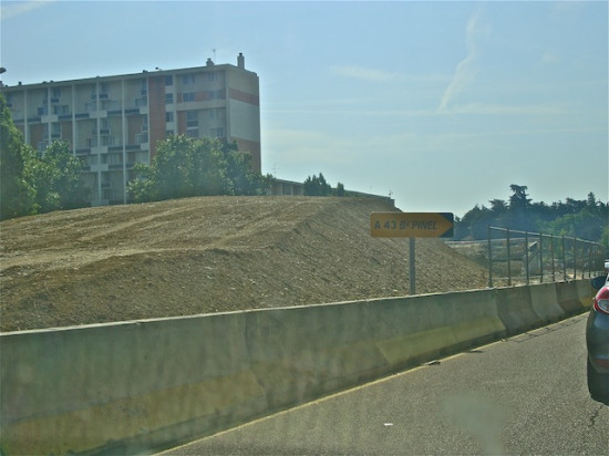 Galère à Mermoz pour le mois d’août