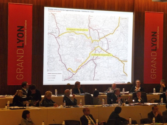 Grand Lyon : les accusations de corruption évoquées, le tracé court du TOP validé