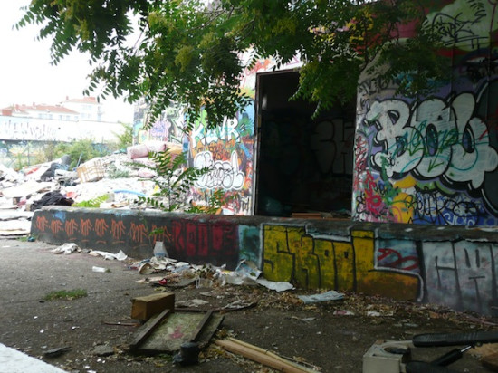 Friche RVI : les riverains ne transigeront pas sur la date de départ des artistes