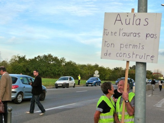 Grand Stade : Nouvelle action des opposants ce mardi soir