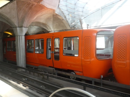 Des v&eacute;los ont &eacute;t&eacute; jet&eacute;s sur les voies du m&eacute;tro