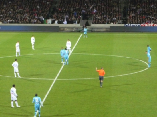 Football : Lyon cède du terrain