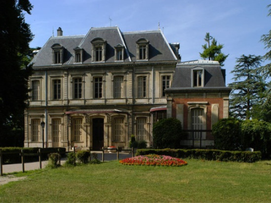 La mairie de Sathonay Village porte plainte La mairie de Sathonay Village porte plainte