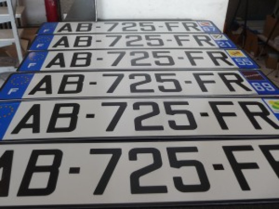 Le Rhône prisé sur les plaques d'immatriculation Le Rhône prisé sur les plaques d'immatriculation