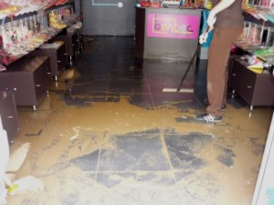 Le collège Evariste-Galois de Meyzieu en partie inondé Le collège Evariste-Galois de Meyzieu en partie inondé