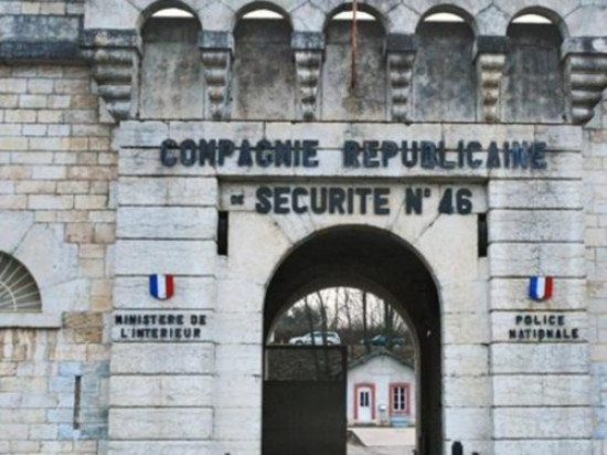Les CRS font plier le gouvernement