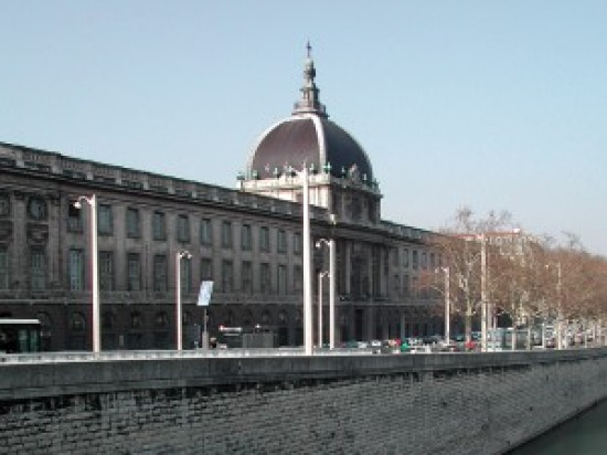 Les derniers services de sant&eacute; de l&rsquo;H&ocirc;tel-Dieu d&eacute;m&eacute;nagent