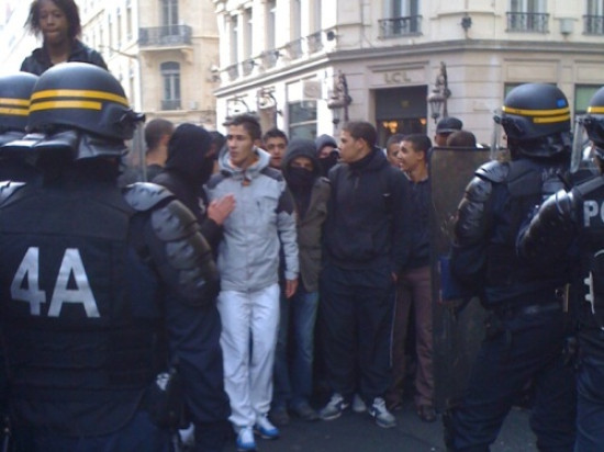 Les manifestations lycéennes débordent à nouveau Les manifestations lycéennes débordent à nouveau
