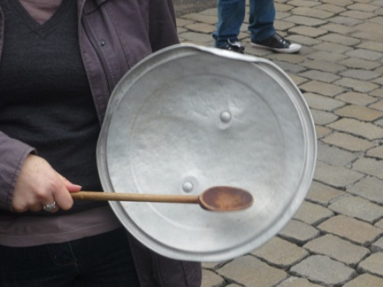 Les parents d'élèves dans la rue