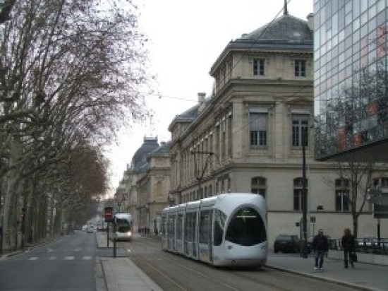 Microsoft offre cinq nouvelles bourses &agrave; des &eacute;tudiants de Lyon 1