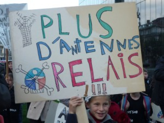 Sitting contre les antennes relais à Oullins