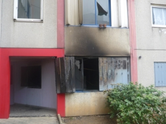 Un appartement entièrement détruit dans un incendie à Vaulx-en-Velin Un appartement entièrement détruit dans un incendie à Vaulx-en-Velin