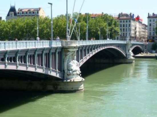 Une bombe d'aviation sera extraite du Rh&ocirc;ne vendredi