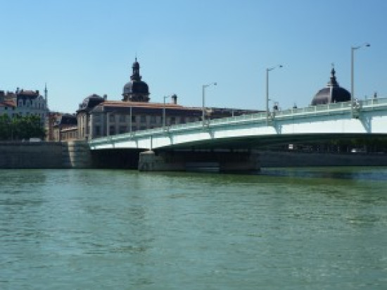 Une fuite toxique sur le Rhône