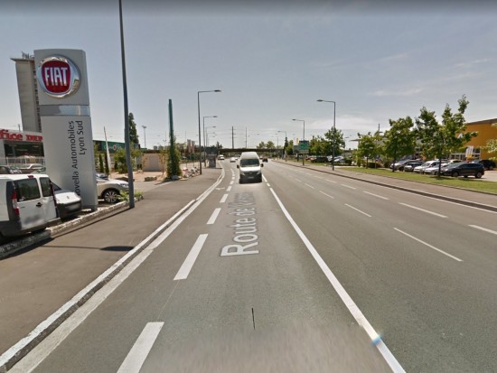 Vénissieux : il perd le contrôle de sa voiture et renverse une ado