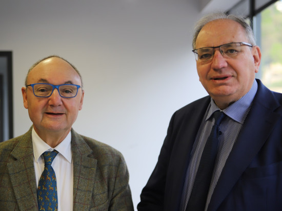 Bernard Perrut : "Avec moins de députés, les citoyens n’auront plus la proximité qu’ils réclament" Bernard Perrut : "Avec moins de députés, les citoyens n’auront plus la proximité qu’ils réclament"