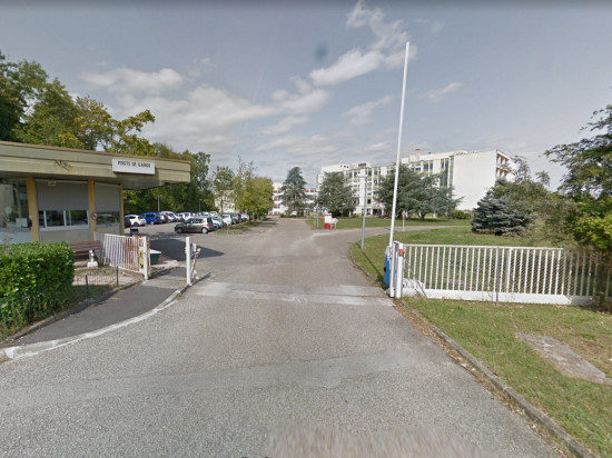 Près de Lyon : l'hôpital Antoine Charial devient un centre d'hébergement d'urgence temporaire Près de Lyon : l'hôpital Antoine Charial devient un centre d'hébergement d'urgence temporaire