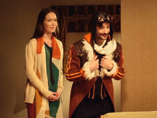 Alexandre Astier a réalisé des spots de pub pour Orange Alexandre Astier a réalisé des spots de pub pour Orange