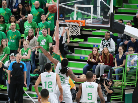 L'ASVEL s'impose de justesse contre Bourg-en-Bresse L'ASVEL s'impose de justesse contre Bourg-en-Bresse