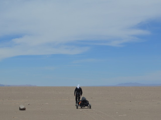 L'aventurier lyonnais Charles Hedrich s'en va battre un record dans le désert de l'Atacama