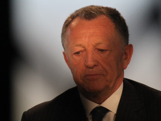 Supporters violents : Jean-Michel Aulas dans le collimateur de Manuel Valls ? Supporters violents : Jean-Michel Aulas dans le collimateur de Manuel Valls ?