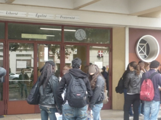 Les enseignants du lycée Diderot tirent la sonnette d'alarme