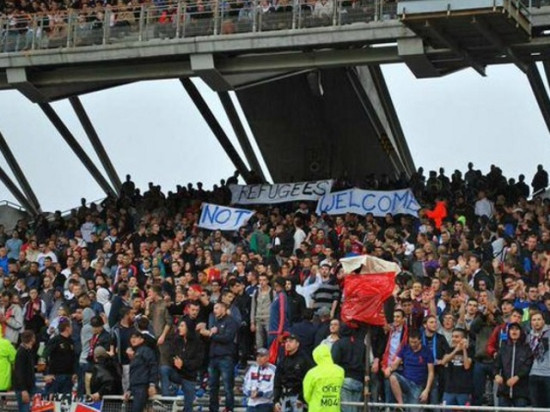 Banderole anti-réfugiés à Gerland : l'OL a voulu porter plainte