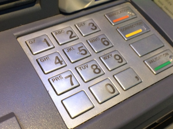 Villeurbanne : un individu menace les employés à l'aide d'un couteau pour retirer de l'argent