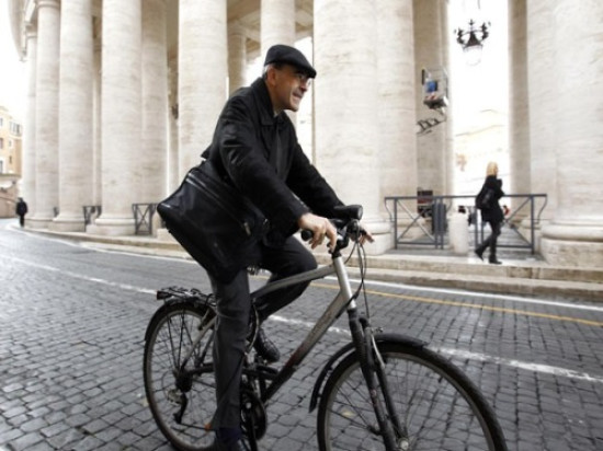 Avant l'élection du pape, Mgr Barbarin se place chez les bookmakers