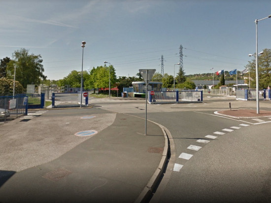 Rhône : une fuite de gaz devant l'usine Bayer CropScience Rhône : une fuite de gaz devant l'usine Bayer CropScience