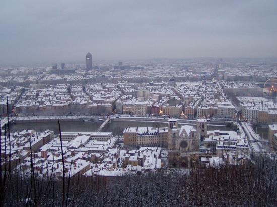 Un manteau blanc commence à recouvrir Lyon