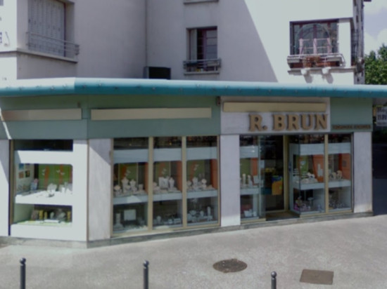 Décines : une bijouterie braquée, les malfaiteurs en fuite