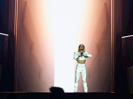 Lyon : Bilal Hassani visé par des projectiles durant son concert